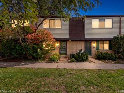 890 N Main St