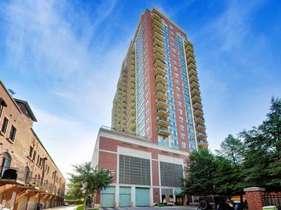 1717 S Prairie Ave APT 1907