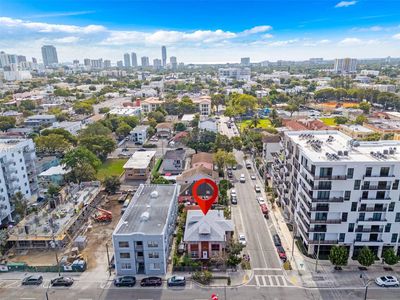 676 SW 1st St