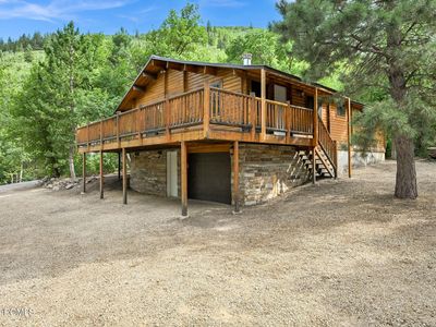 1058 W Acorn Ln