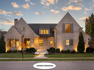 12 Middleton Park Ln