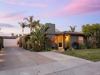 2011 Tustin Ave
