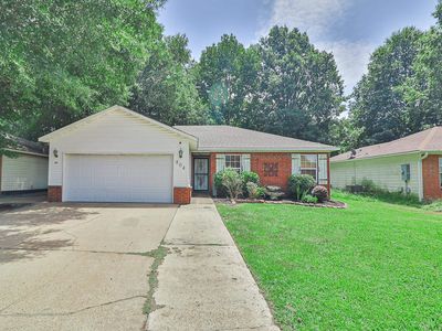 804 Gwen St