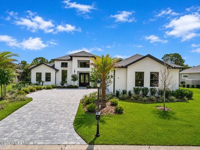 13 OLD OAK Drive N
