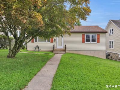 84 Fairlawn Avenue