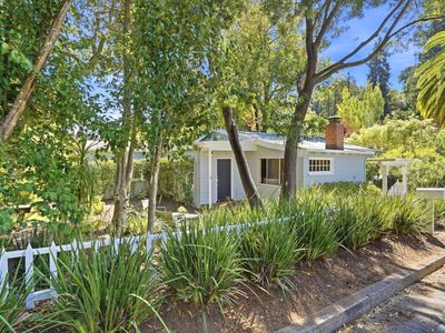 3 Emlin Place