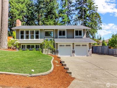 6109 50 St Court W
