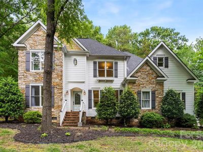 10112 Windtree Ln