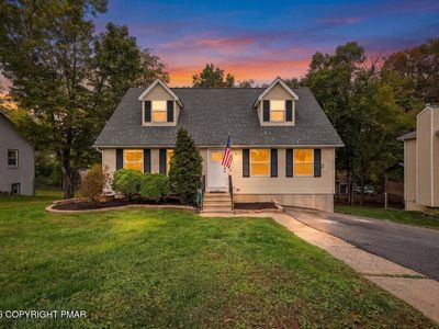 274 Mary St