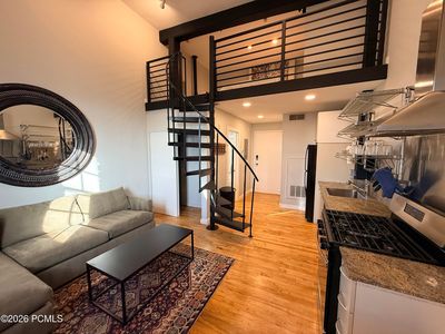 346 W Pierpont Ave #W210