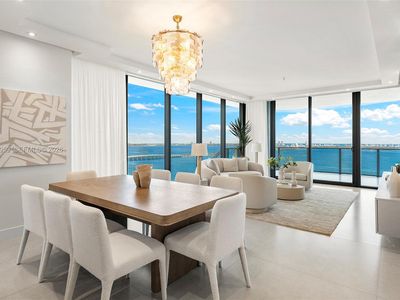 700 NE 24th St Unit 3201