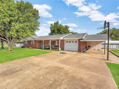 Property at 1001 W Ash St, Hobart, OK