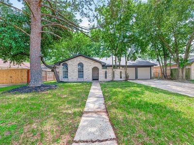 338 Coach Lamp Ln