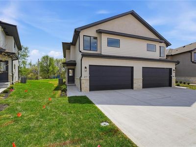 229 NW Orchard Ct