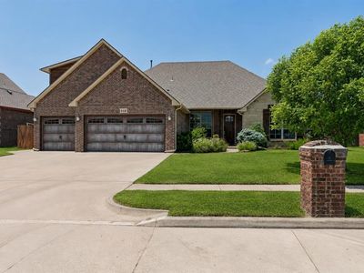 908 Trisha Ln