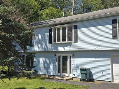 Property at 889 Country Place Dr, Tobyhanna, PA