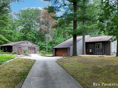 8707 White Fawn Trl NE