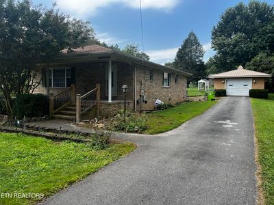 48 Fallingbrook Dr