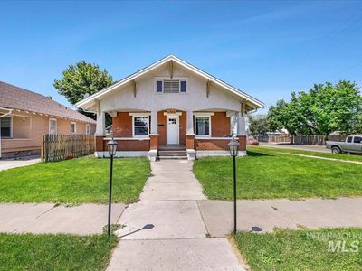 1300 Normal Ave