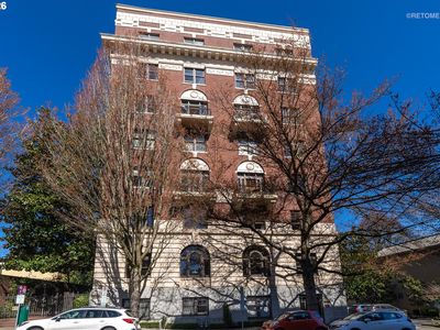 2141 NW Davis St APT 204