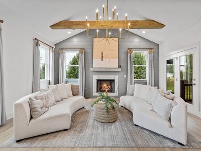 213 Carlsbad Ct
