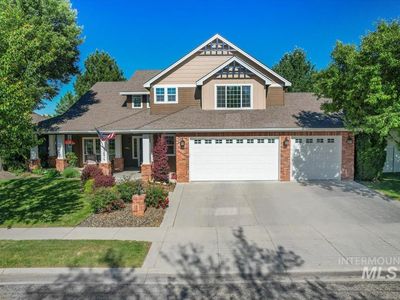 3874 Como Ave