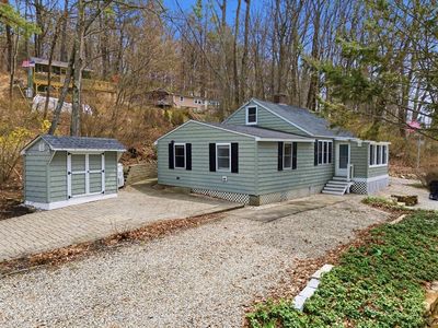 5 Collette Dr