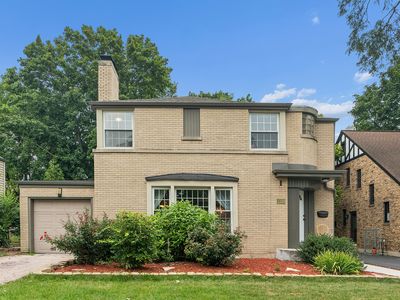 2229 Macdonald Ln