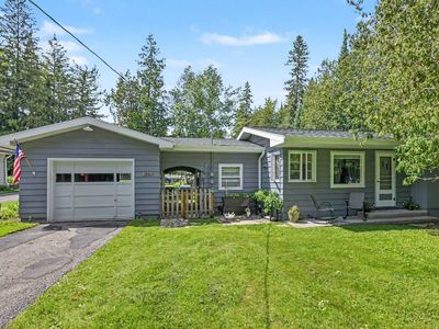 13846 S Straits Hwy