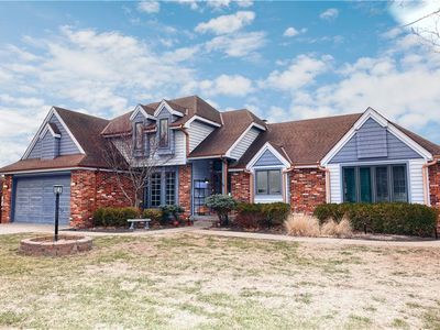 39 Mackenzie Dr