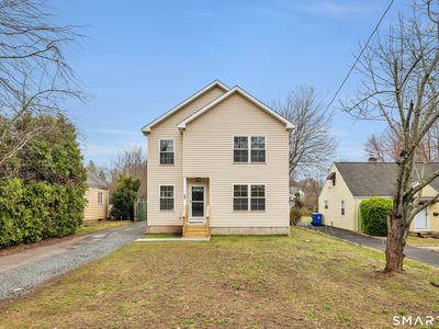 39 Robbins Avenue