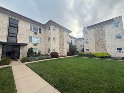 5779 N Northwest Hwy #103