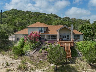 1114 Lakepark Dr
