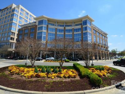 1133 Metropolitan Ave #211