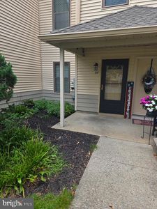 210 Begonia Ct