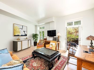 254 W 10th St APT 1A