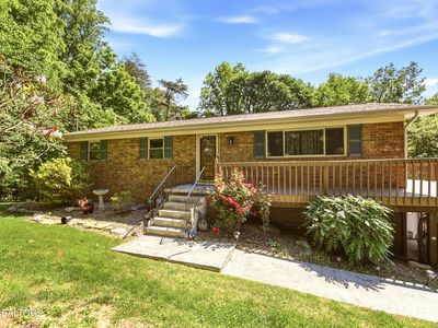 221 Sherwood Rd