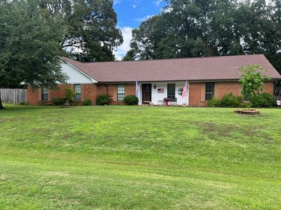 210 Woodlawn Dr