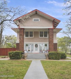 215 E McKinney St