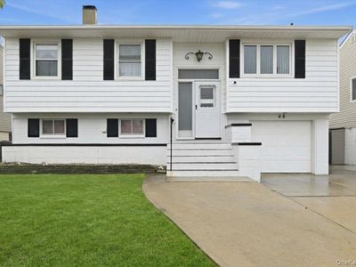 48 E 1st Street