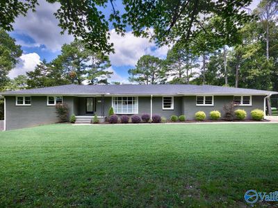 8620 Valley View Dr SE