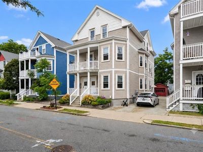 206 Rochambeau Ave #1