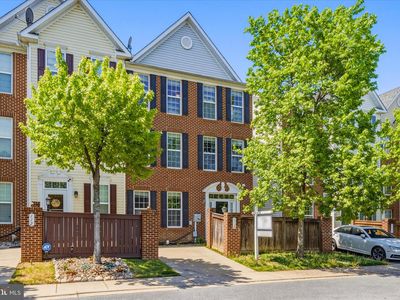110 Featherstone Pl