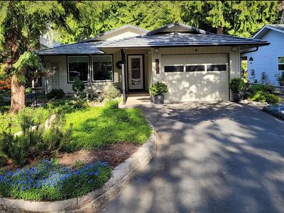 5335 Palisades Dr