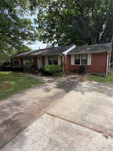 216 E Meadow Drive