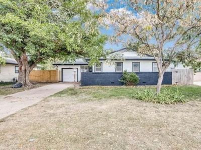 1114 W Casado St