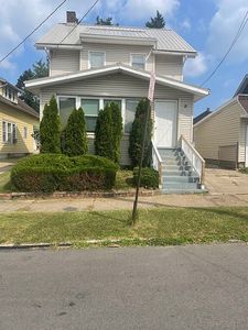 156 E 29th St
