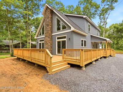 101 White Oak Dr