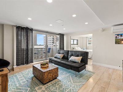 2442 Kuhio Ave APT 1102