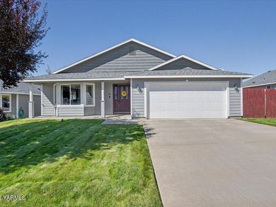 Property at 506 Clark St, Moxee, WA